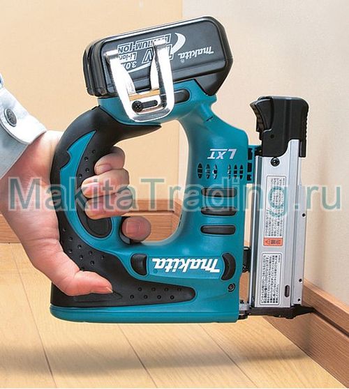 Аккумуляторный штифтозабиватель Makita DPT351RFE